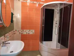 Фото гостя 4 — Апартаменты двухкомнатные на улице Первомайской, 80 м², Тюмень